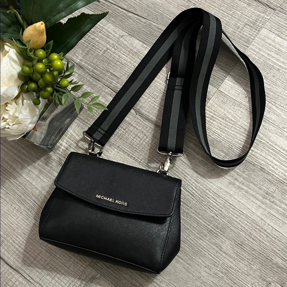 Michael Kors Crossbody Bag
